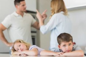 子どもの前で夫婦喧嘩